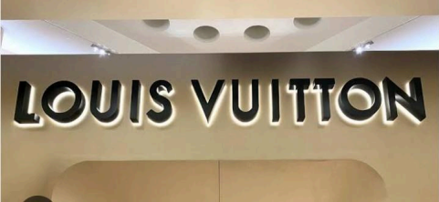 Louis Vuitton 