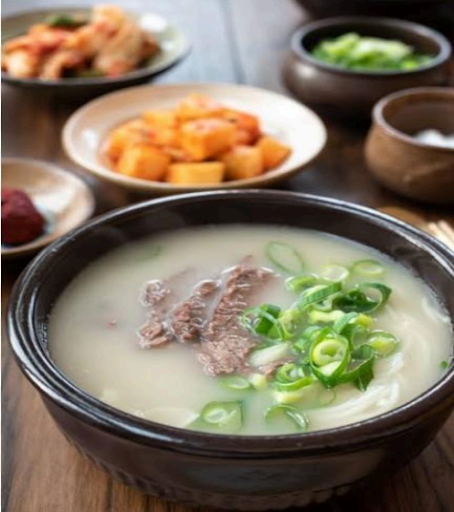 To Eat, Have Patience: Seolleongtang (Ox Bone Soup) 