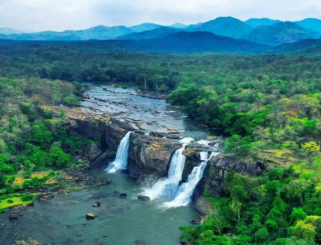 Kerala's Largest: Athirappilly Water Falls 