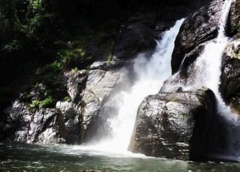 Triple Decker Effect: Makkiyad Meenmutty Waterfalls 