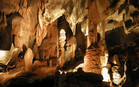 Kotumsar Cave 