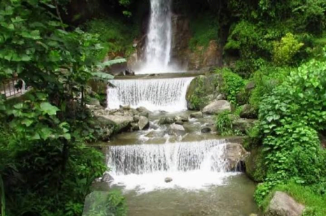 Banjhakri Water Falls Park 