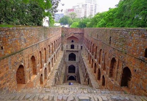 The Historical Stepwell: Agrasen Ki Baoli 