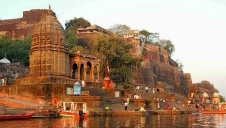 Maheshwar Ghats 