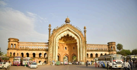 Rumi Darwaza, Lucknow