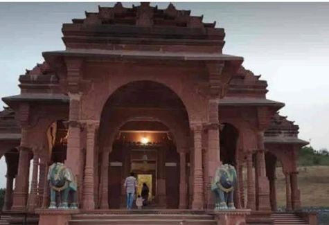  Pushpagiri Tirth Digambar Jain Temple, Dewas