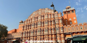 Exploring Jaipur from Delhi via Car